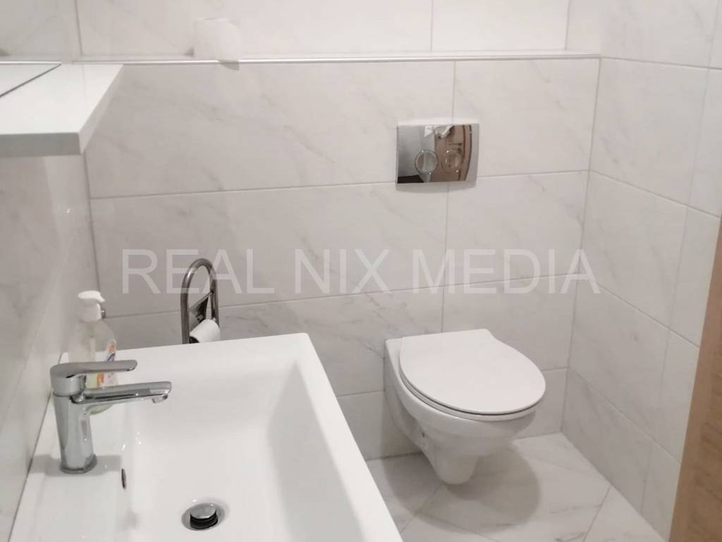 Apartman na moru, Prodaja, Nin, Zaton