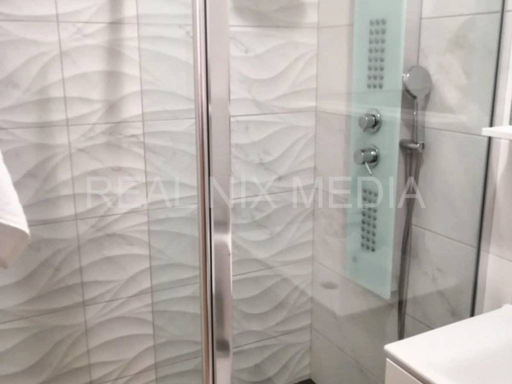Apartman na moru, Prodaja, Nin, Zaton