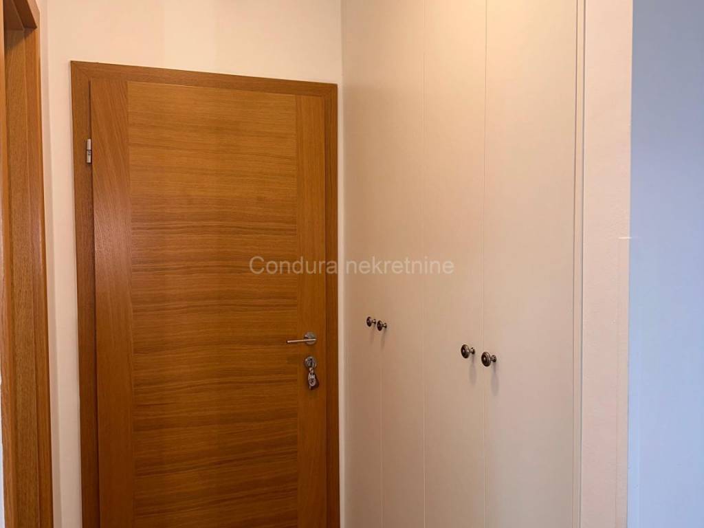 Apartman na moru, Prodaja, Nin, Nin