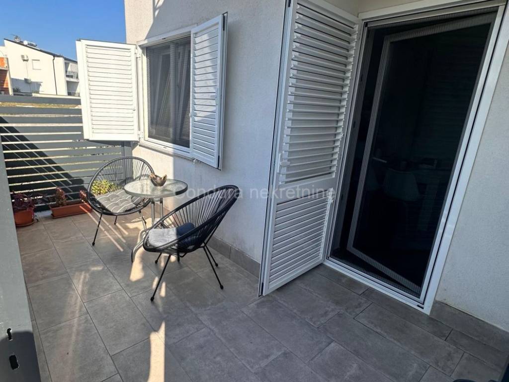 Apartman na moru, Prodaja, Nin, Nin