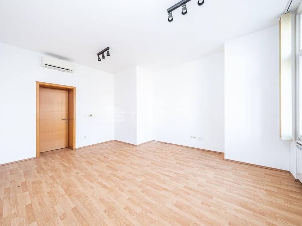 Ured, Najam, Zagreb, Donji Grad