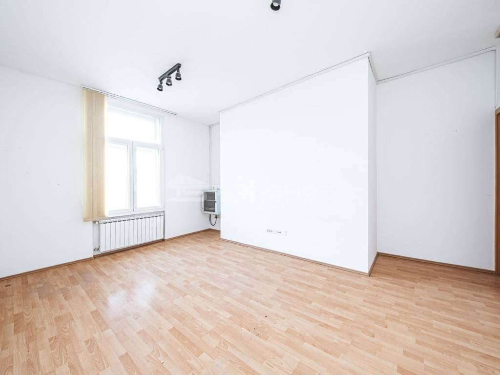 Ured, Najam, Zagreb, Donji Grad