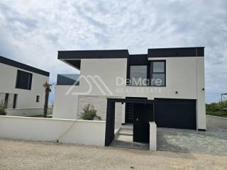 Luksuzna vila, Prodaja, Privlaka, Privlaka