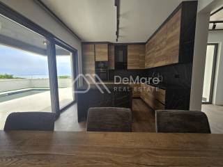 Luksuzna vila, Prodaja, Privlaka, Privlaka