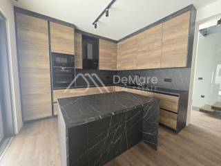 Luksuzna vila, Prodaja, Privlaka, Privlaka
