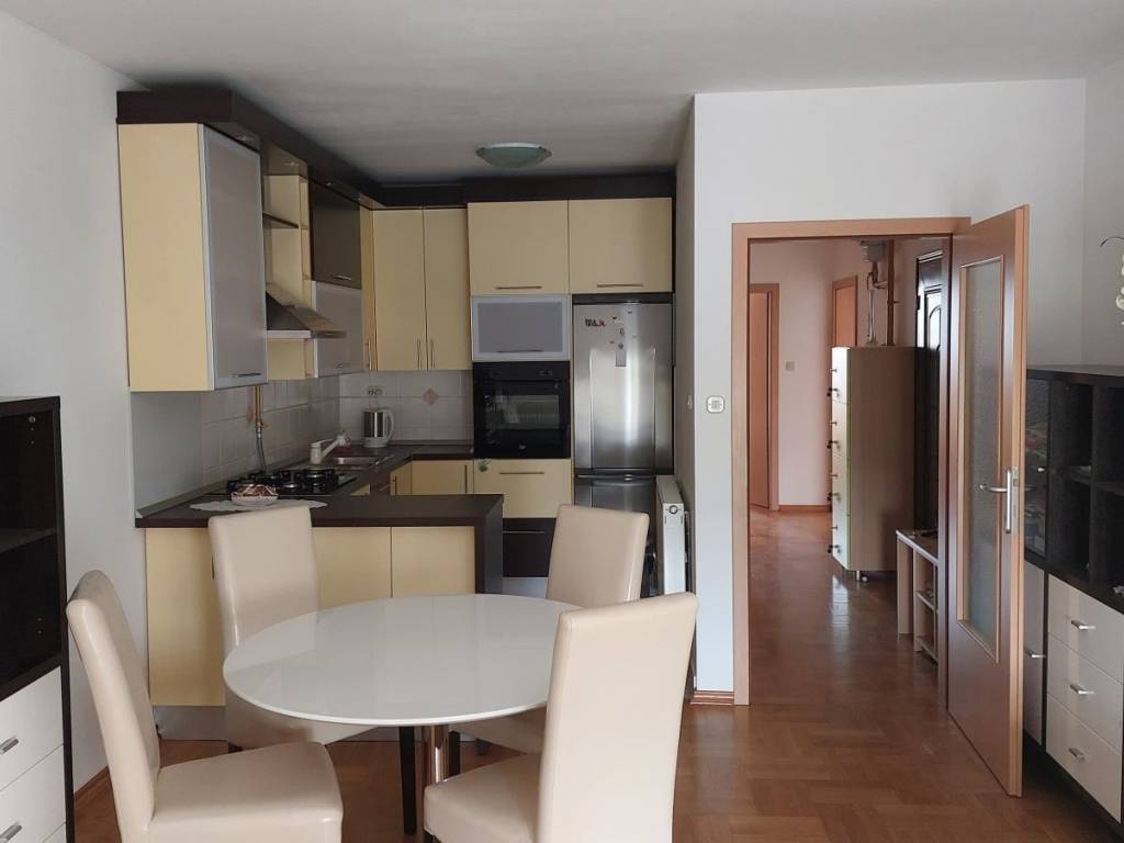 Stan u zgradi, Prodaja, Zagreb, Donja Dubrava