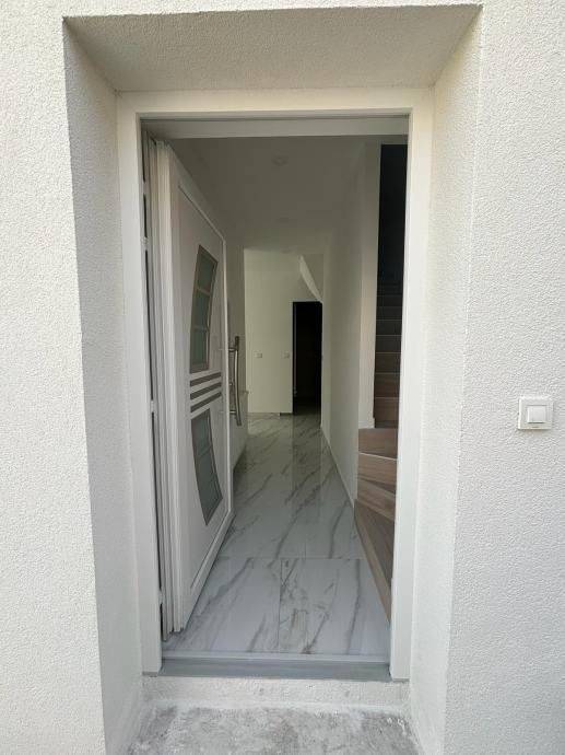 Stan u višeetažnoj kući, Prodaja, Zagreb, Donja Dubrava