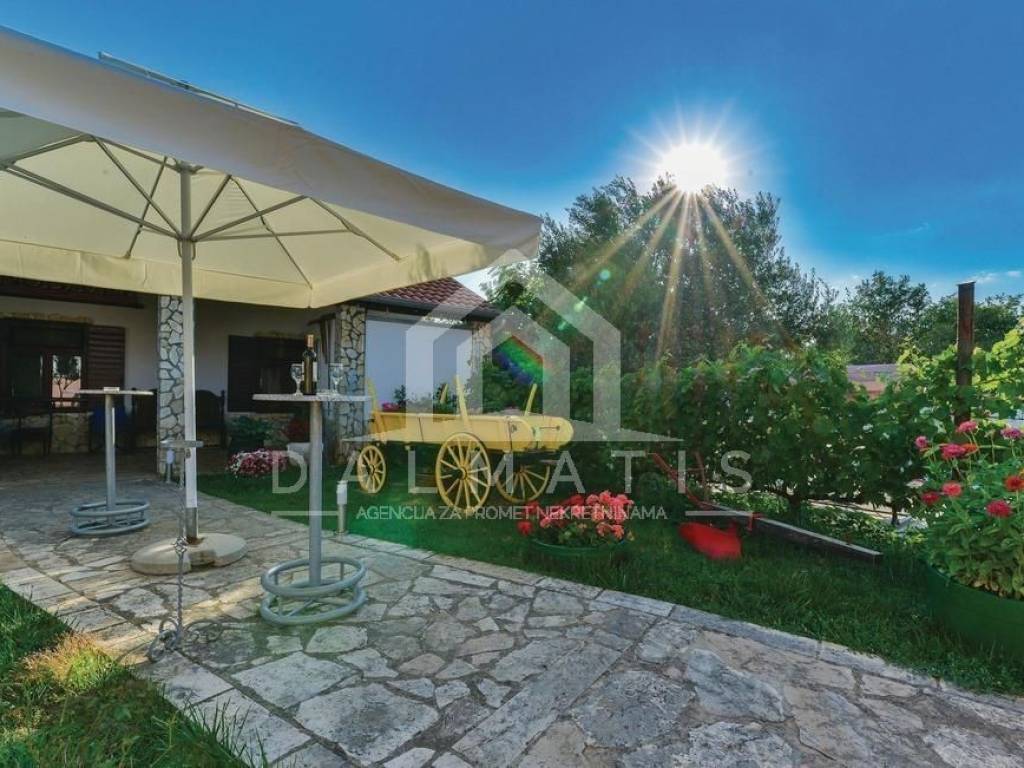 Luksuzna kuća, Prodaja, Poličnik, Murvica