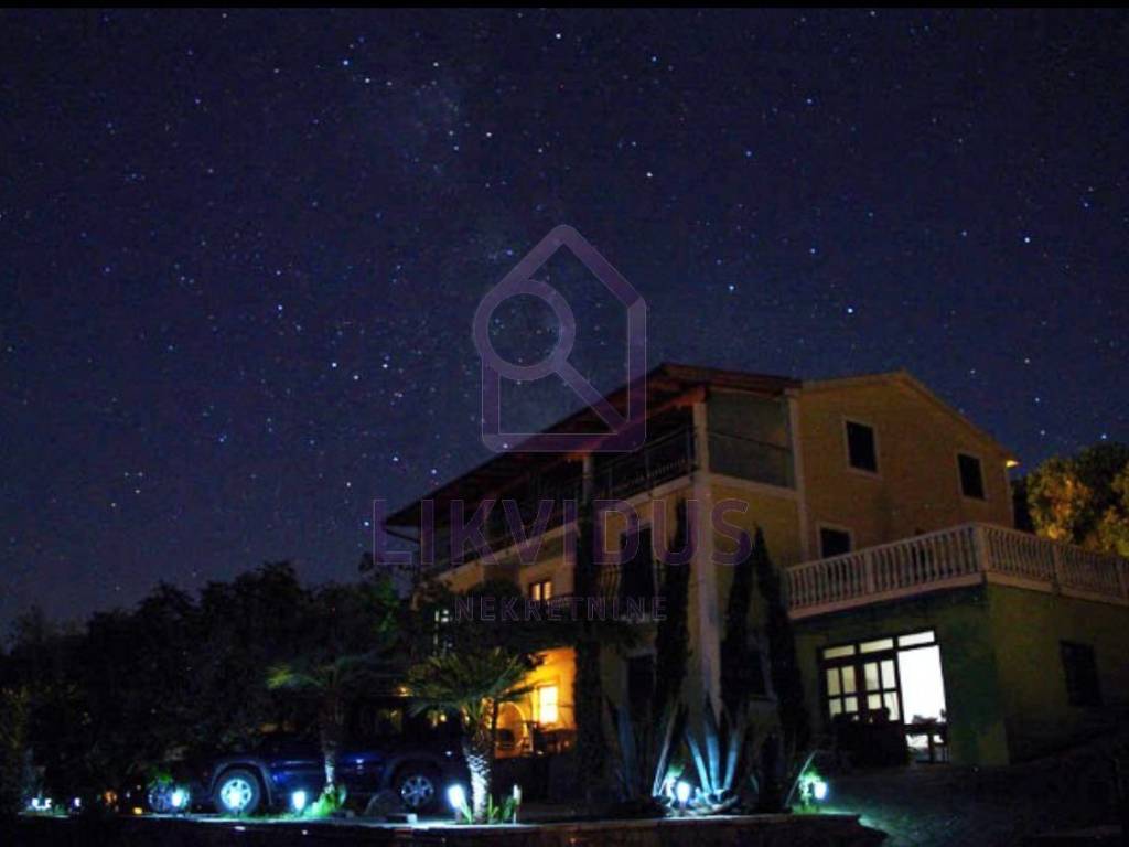 Apartmanska kuća, Prodaja, Raša, Drenje