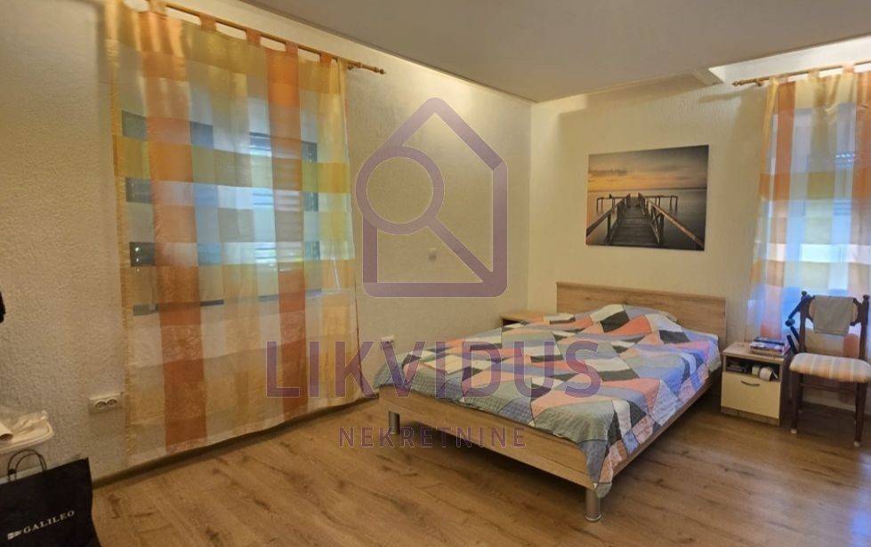 Stan u starijoj zgradi, Prodaja, Pula, Pula