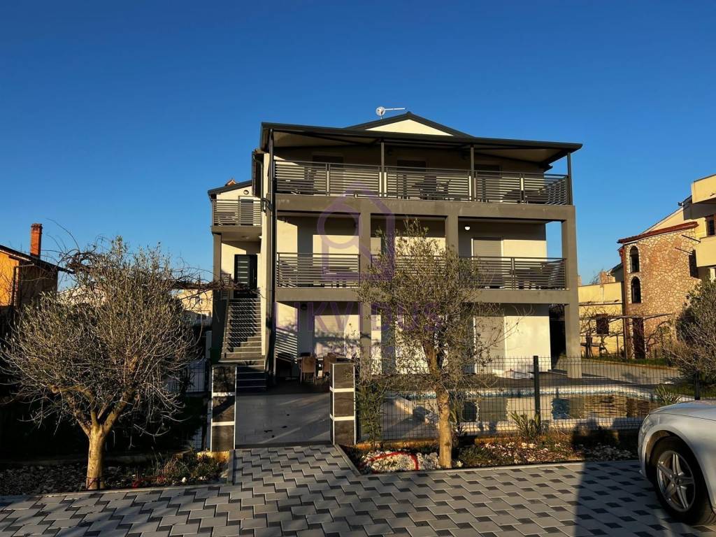 Apartmanska kuća, Prodaja, Pula, Pula