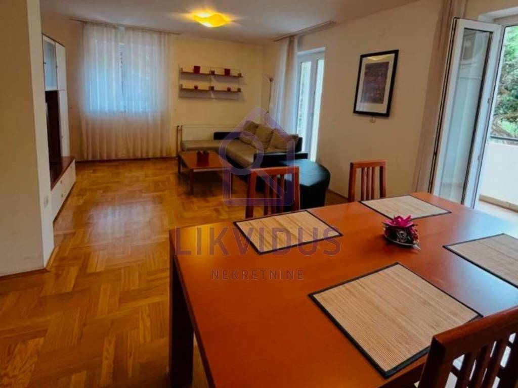 Stan u zgradi, Prodaja, Pula, Pula