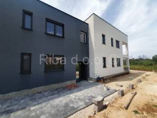 Apartman na moru, Prodaja, Nin, Zaton