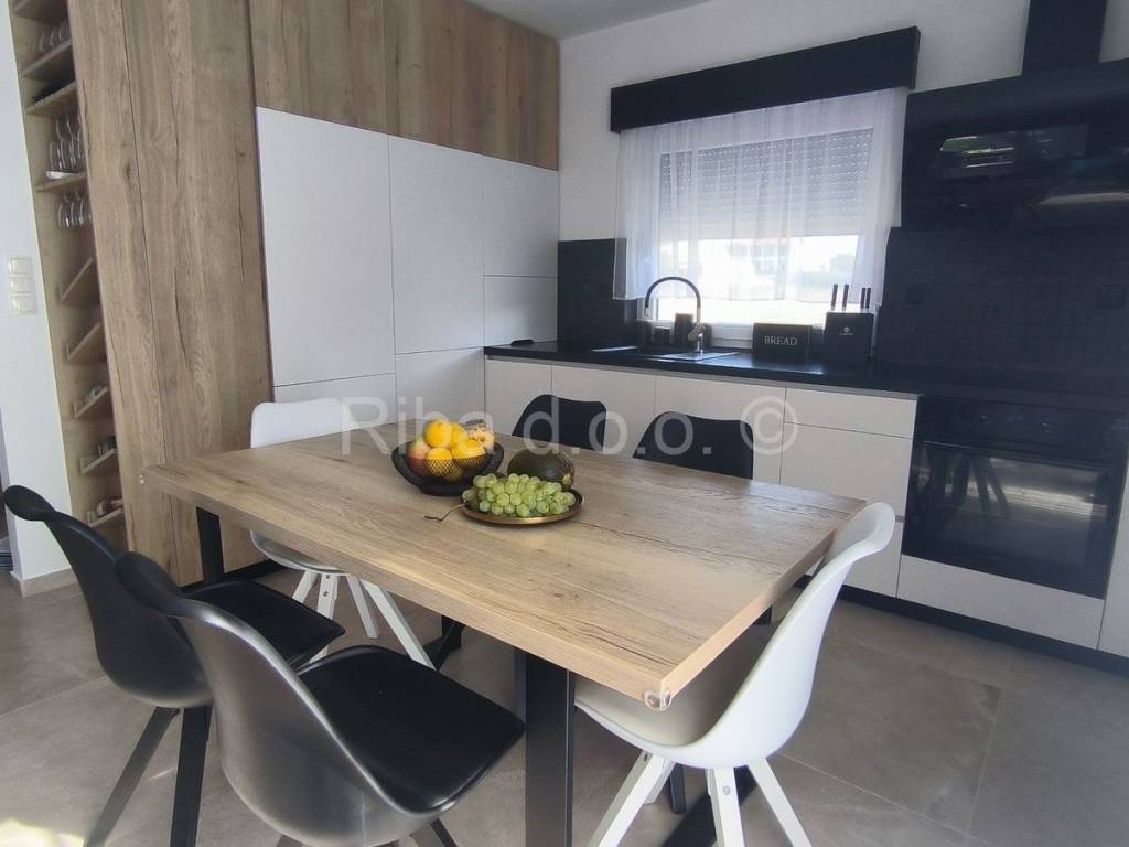 Luksuzna kuća, Prodaja, Privlaka, Privlaka