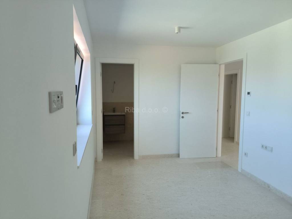 Luksuzni apartman, Prodaja, Vodice, Srima