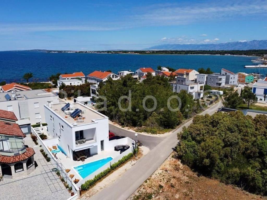 Dvojna kuća, Prodaja, Nin, Zaton