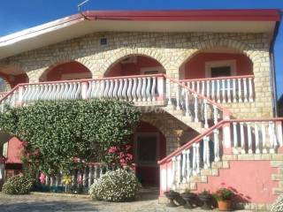 Apartmanska kuća, Prodaja, Vir, Vir