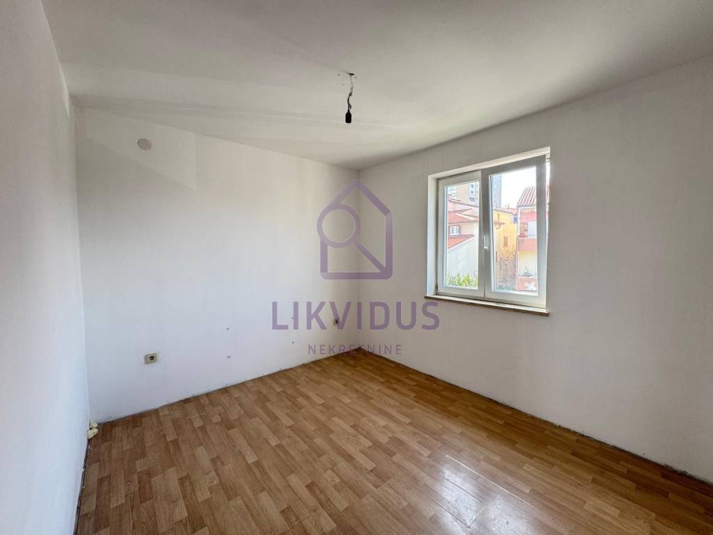 Stan u zgradi, Prodaja, Pula, Pula