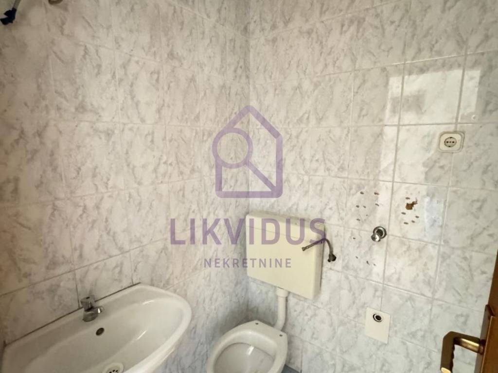 Stan u zgradi, Prodaja, Pula, Pula