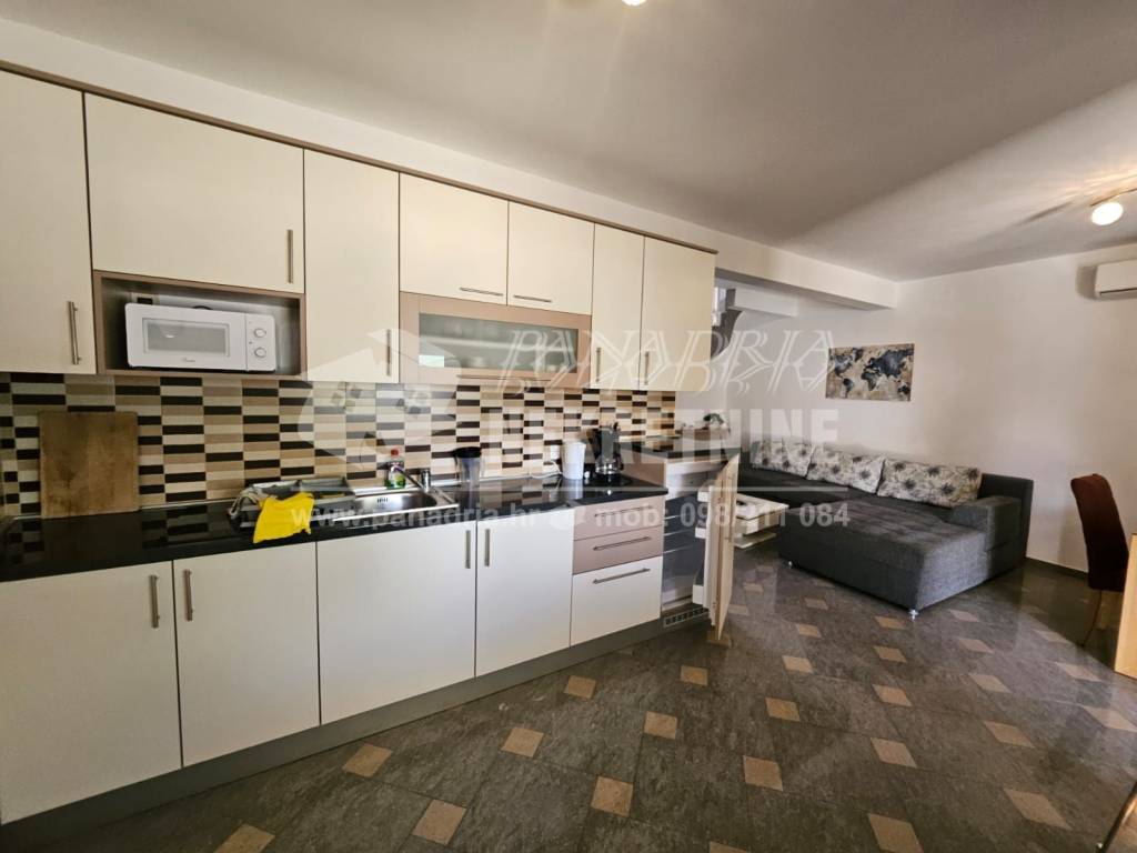 Apartman na moru, Prodaja, Vir, Vir