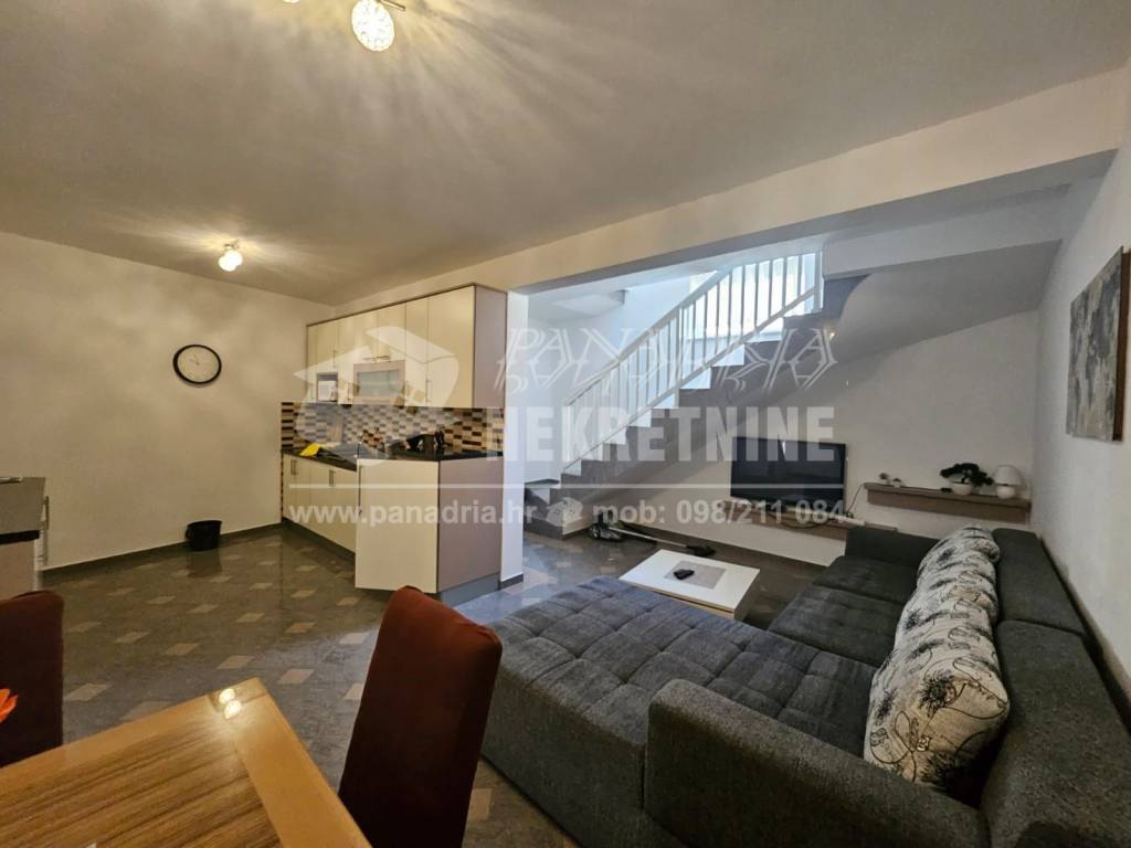 Apartman na moru, Prodaja, Vir, Vir