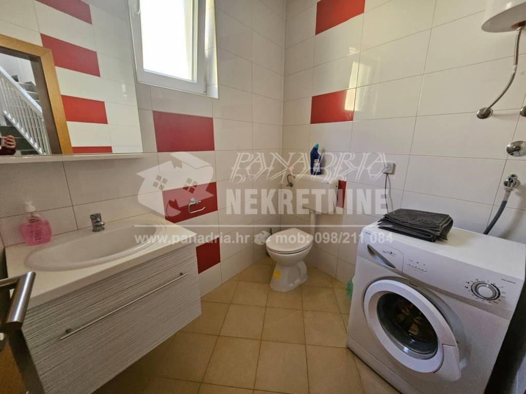Apartman na moru, Prodaja, Vir, Vir