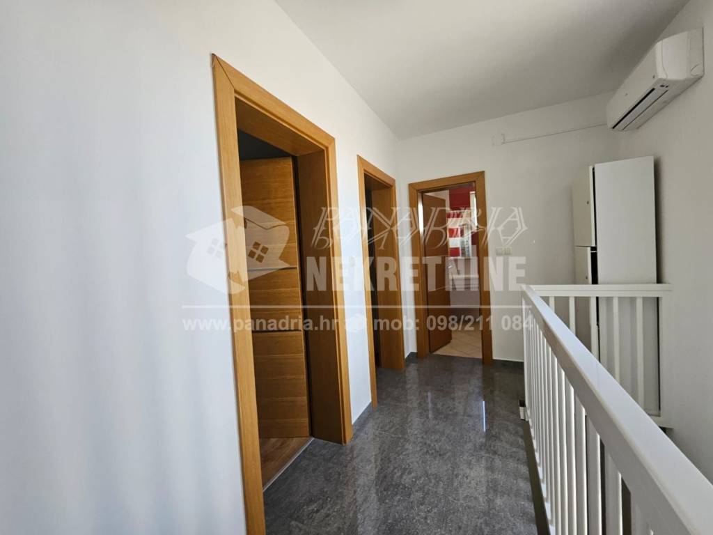 Apartman na moru, Prodaja, Vir, Vir