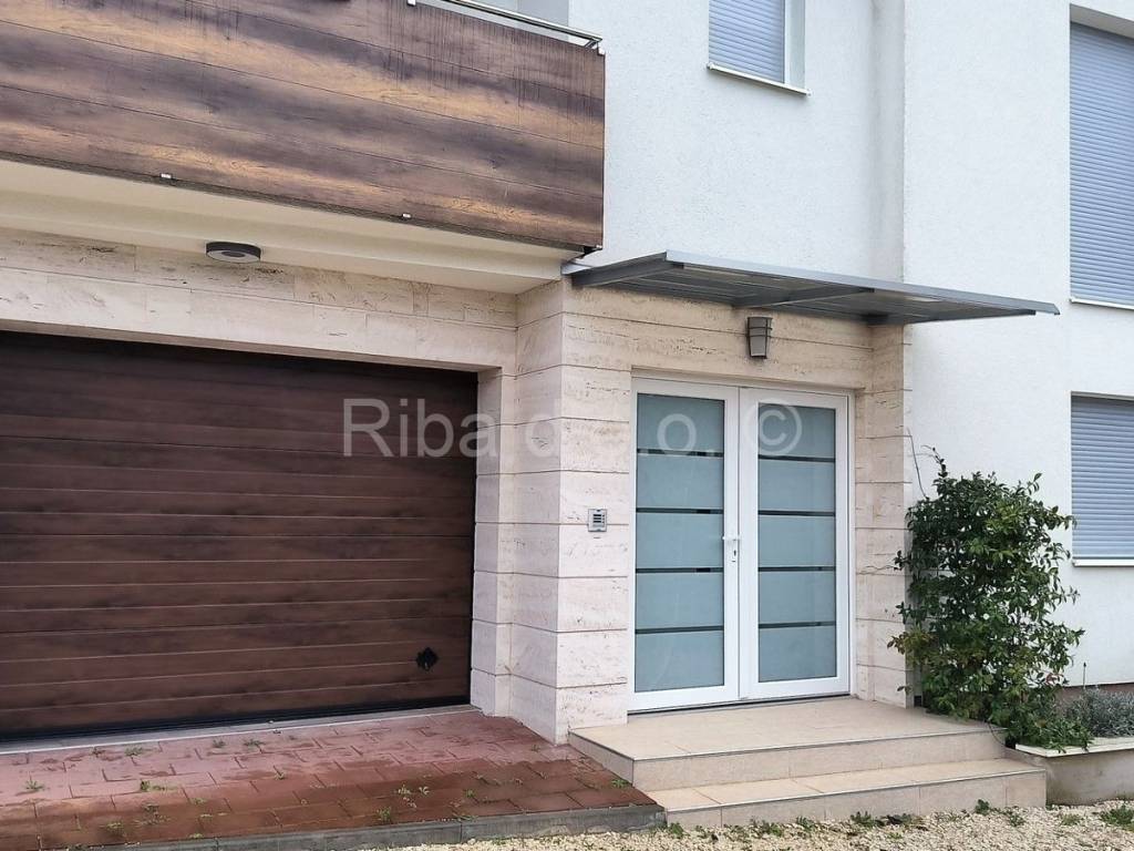 Apartmanska kuća, Prodaja, Sukošan, Sukošan