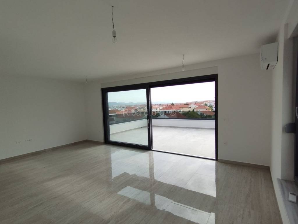 Apartman na moru, Prodaja, Murter, Murter