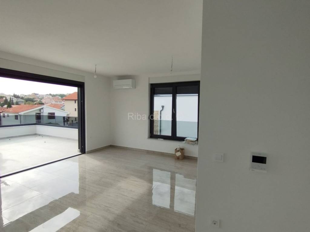 Apartman na moru, Prodaja, Murter, Murter