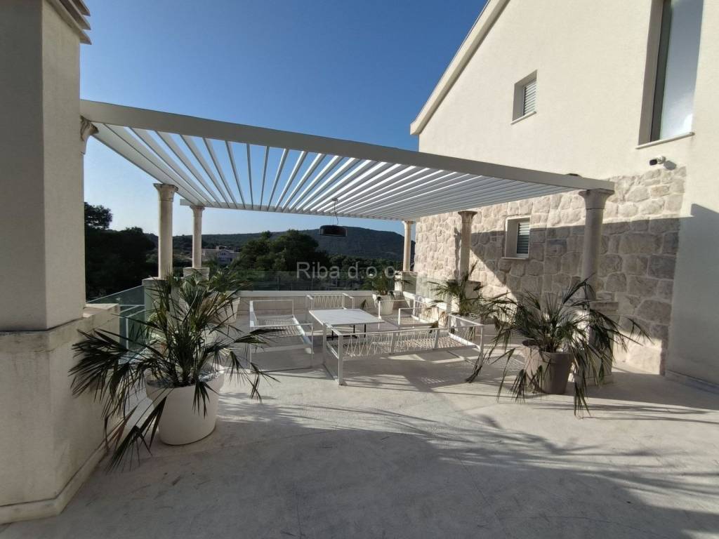 Vila, Prodaja, Primošten, Primošten
