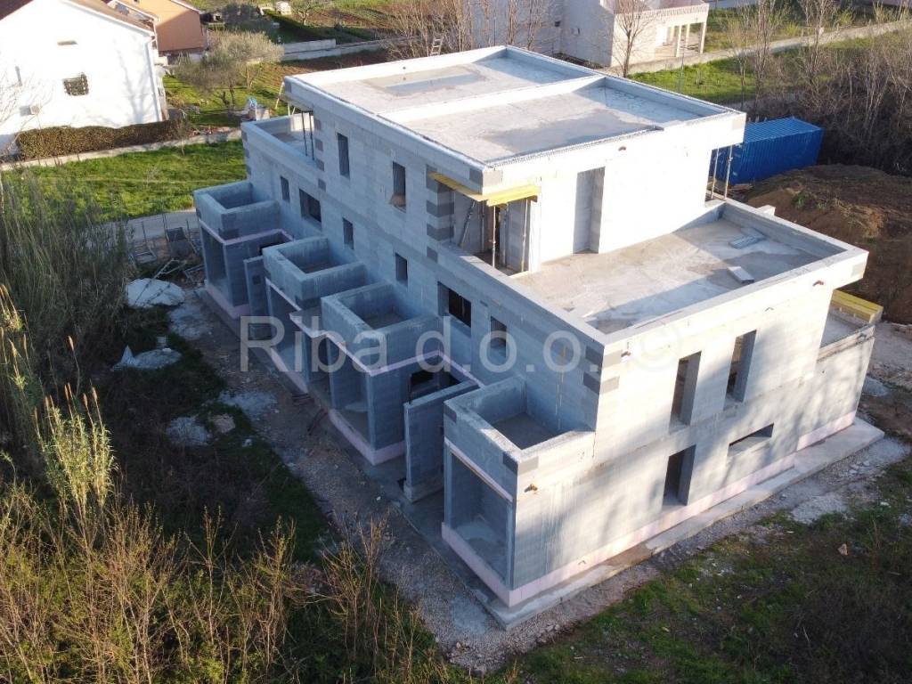 Apartman s okućnicom, Prodaja, Privlaka, Privlaka