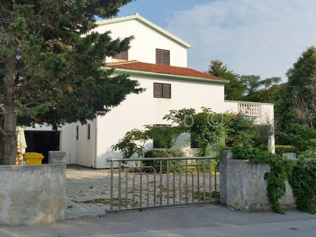 Apartmanska kuća, Prodaja, Nin, Vrsi