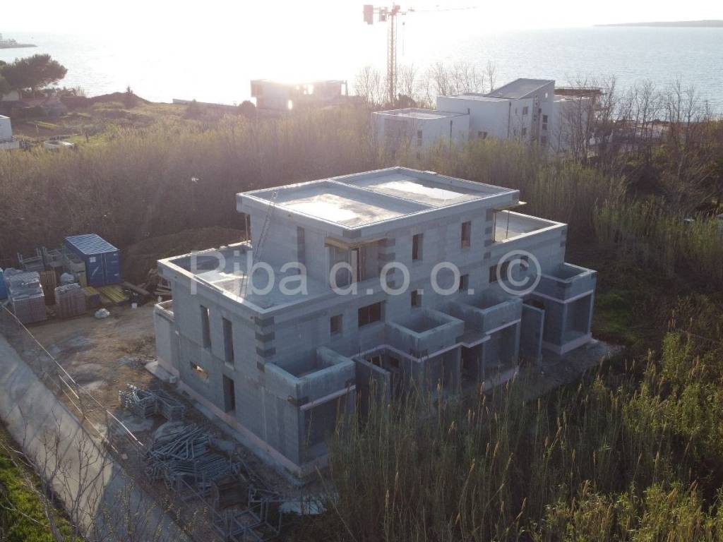 Apartman s okućnicom, Prodaja, Privlaka, Privlaka