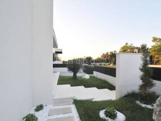Vila, Prodaja, Privlaka, Privlaka