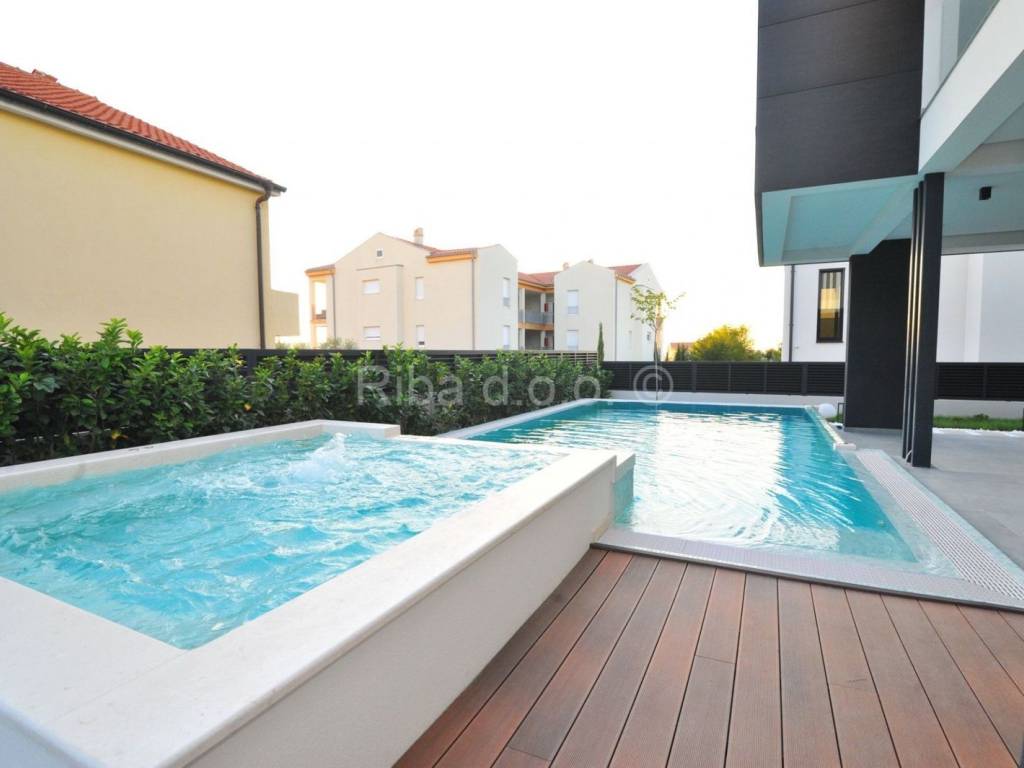 Vila, Prodaja, Privlaka, Privlaka