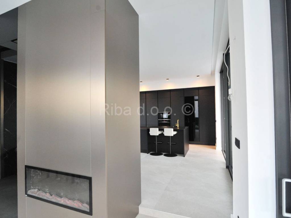 Vila, Prodaja, Privlaka, Privlaka
