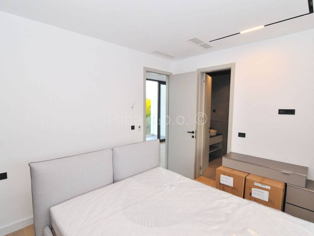 Vila, Prodaja, Privlaka, Privlaka