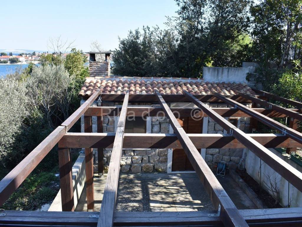 Apartmanska kuća, Prodaja, Preko, Lukoran