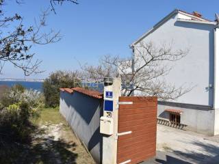 Apartmanska kuća, Prodaja, Preko, Lukoran