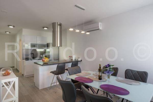 Apartmanska kuća, Prodaja, Rogoznica, Stivašnica