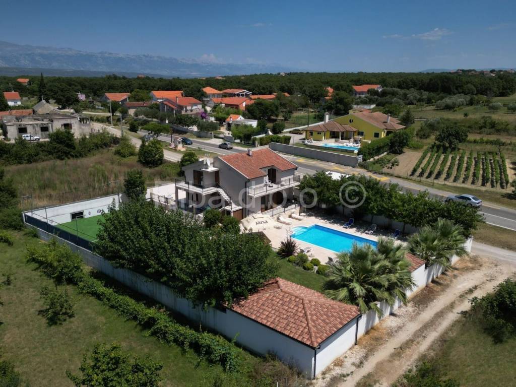 Luksuzna kuća, Prodaja, Poličnik, Poličnik