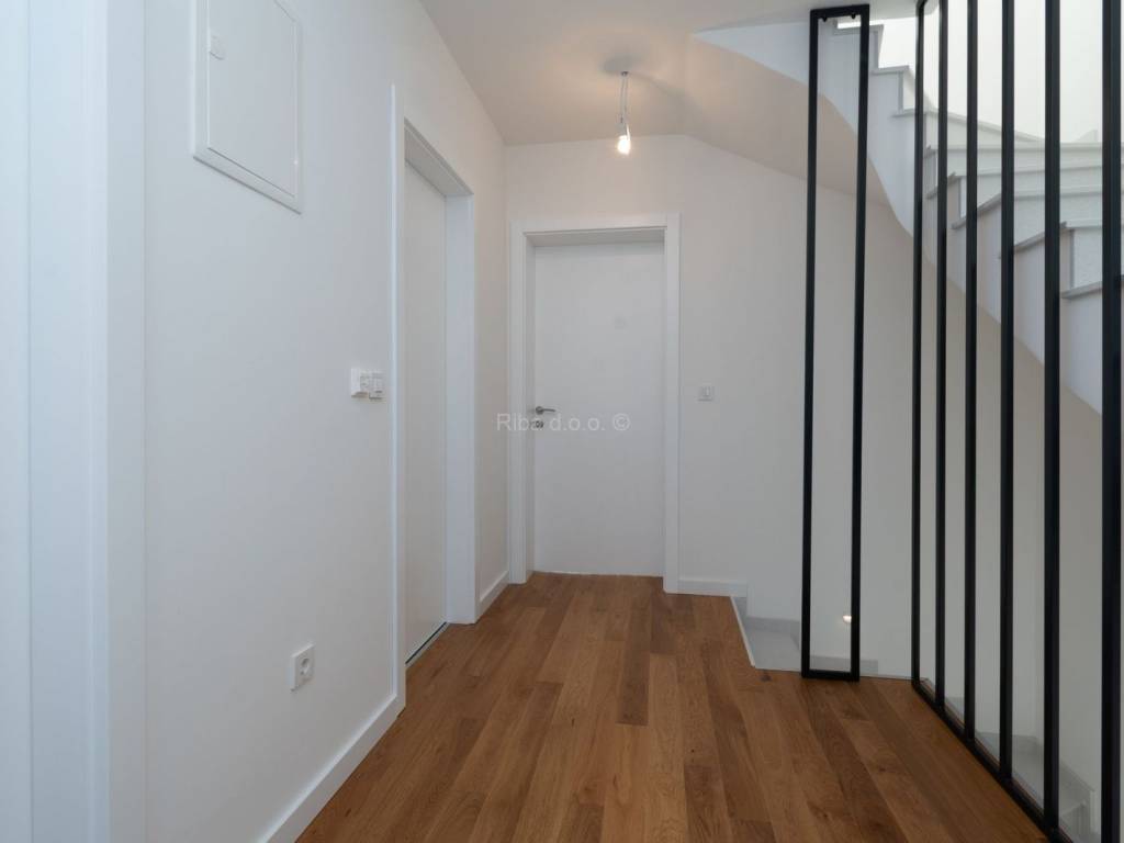 Apartman na moru, Prodaja, Tribunj, Tribunj