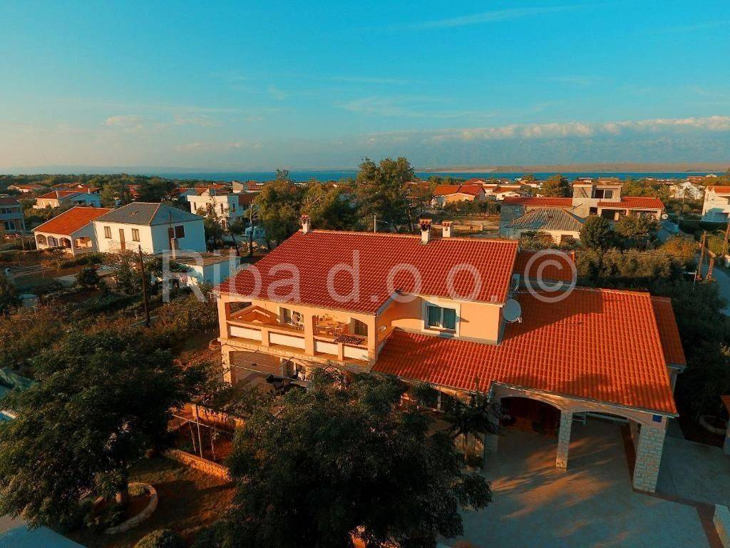 Apartmanska kuća, Prodaja, Vir, Vir