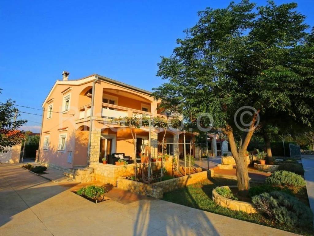 Apartmanska kuća, Prodaja, Vir, Vir