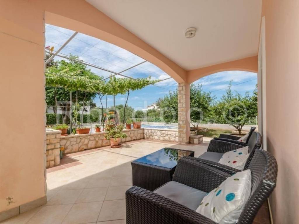 Apartmanska kuća, Prodaja, Vir, Vir