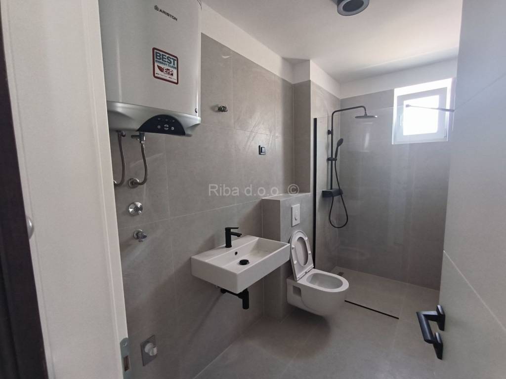 Apartman s okućnicom, Prodaja, Šibenik - Okolica, Grebaštica
