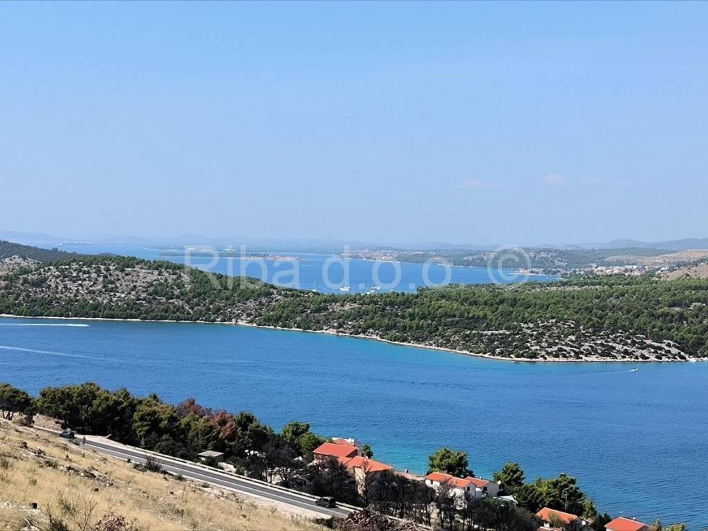 Apartman s okućnicom, Prodaja, Šibenik - Okolica, Grebaštica