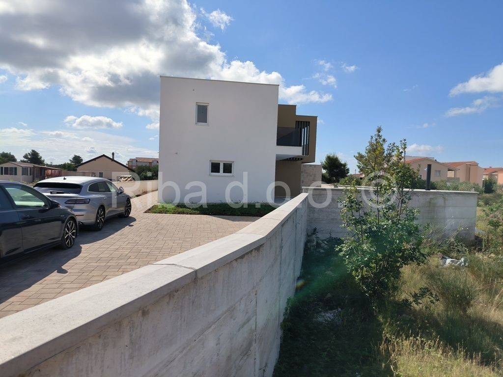 Obiteljska kuća, Prodaja, Vodice, Srima