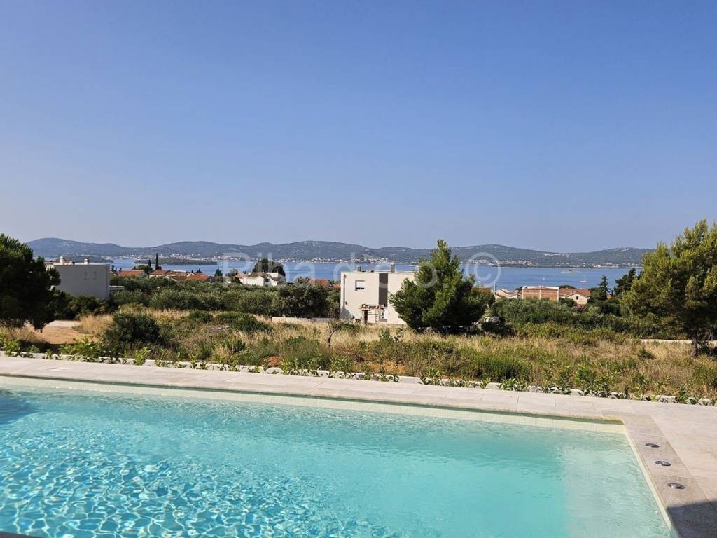Vila, Prodaja, Sveti Filip i Jakov, Sveti Filip i Jakov